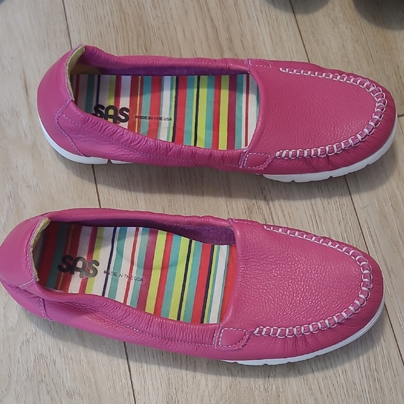 SAS Shoes - SAS Women's Vibrant Pink Flats, Loafers Size 7.5 M